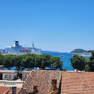Queen Centar Split